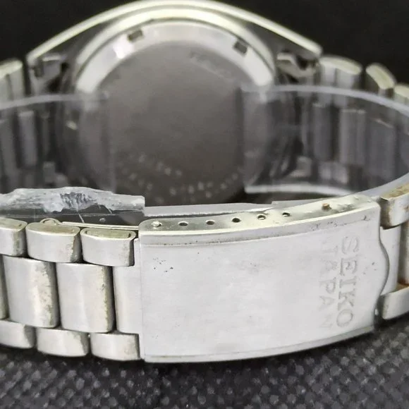 Vintage 1973 Seiko 5 Automatic Mens Silver Watch W/DayDate & Gold Accents - Picture 3 of 8
